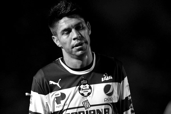 Oribe Peralta estará fuera diez días