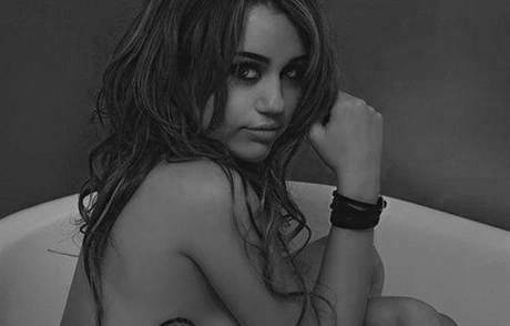 Miley Cyrus, dispuesta a desnudarse y a besar otra mujer  Noticias Matamoros