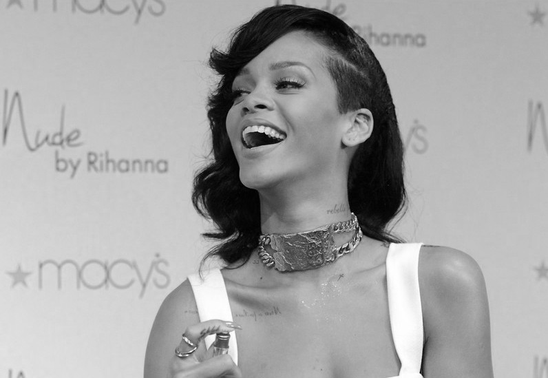 Rihanna bromea con foto de tatuaje en trasero Noticias Matamoros