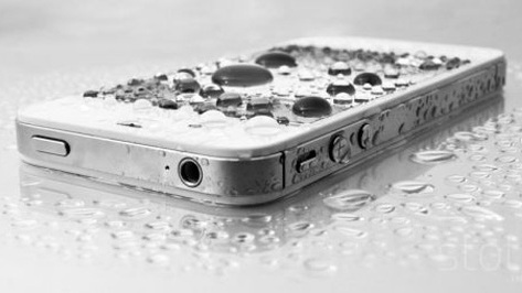 iphone-resistente-al-agua-02