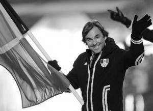 40207019. Sochi.- Hubertus von Hohenlohe fue el encargado de portar la Bandera Mexicana, durante el desfile de atletas en la ceremonia de apertura de los XXII Juegos Olímpicos de Invierno en Sochi. SOCHI14 NOTIMEX/FOTO/RIA NOVOSTI/SPO/