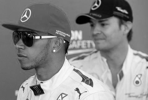Hamilton-Rosberg-lucha-F1_MILIMA20140527_0166_31