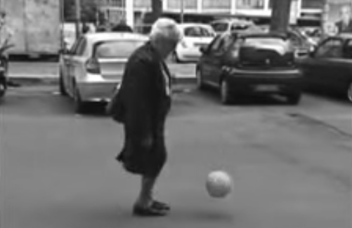 abuelita futbolera