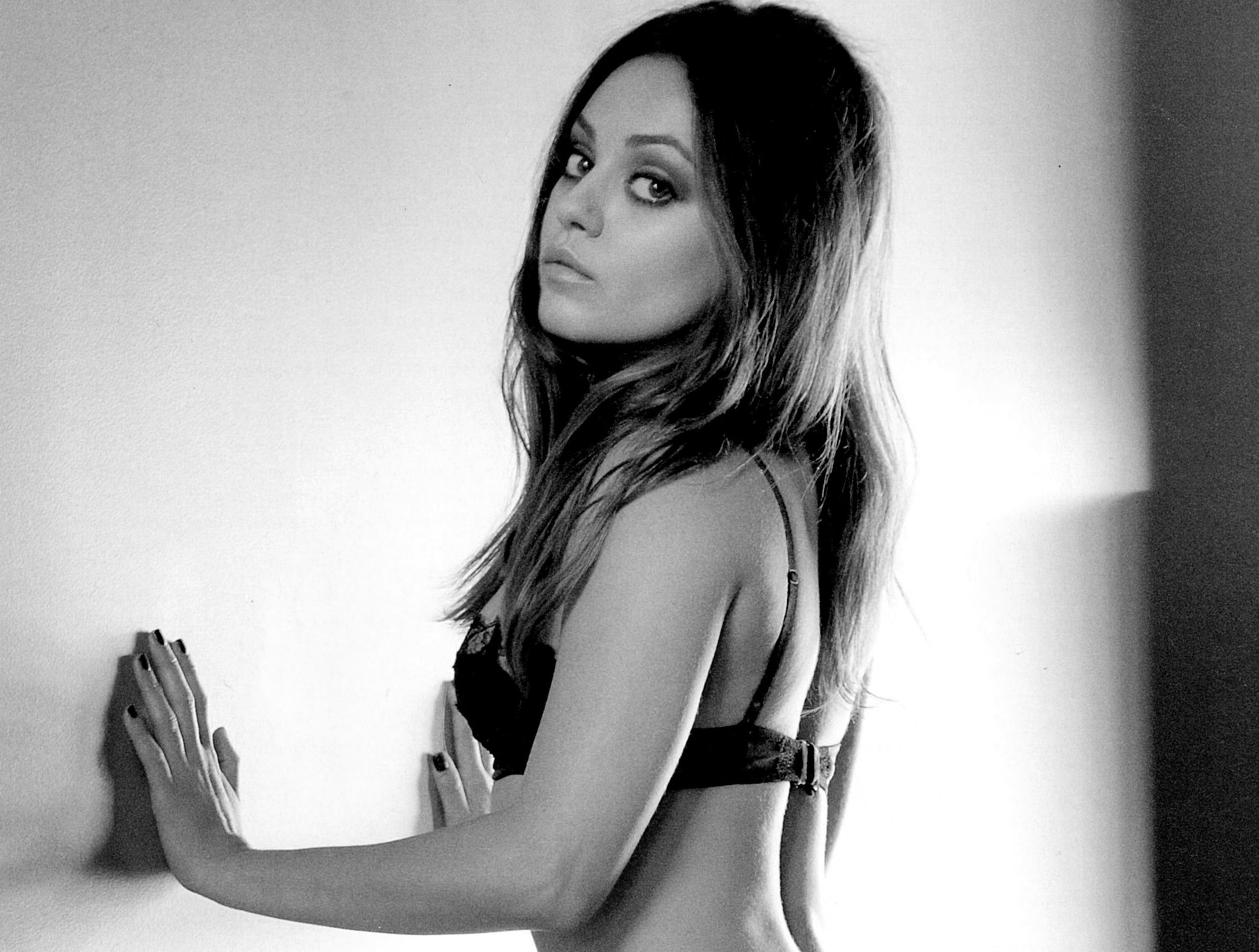 Mila-Kunis-Esquire-3