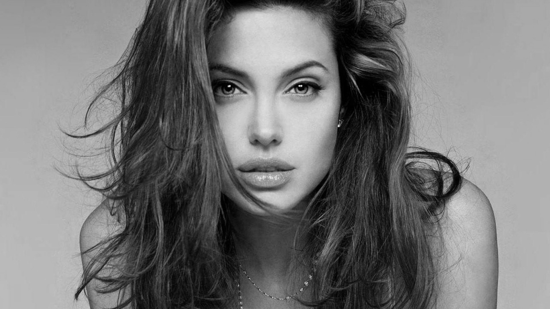 Angelina-Jolie-