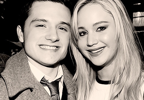 -jennifer-lawrence-and-josh-hutcherson-29676963-500-500